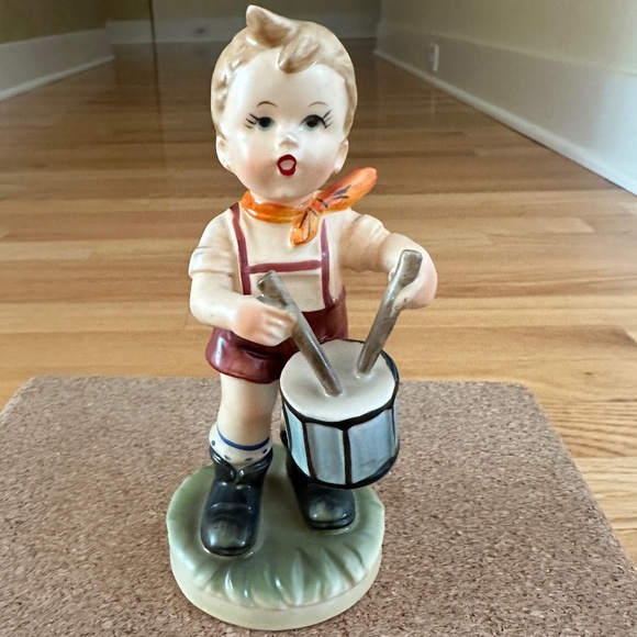 Drummer Boy Figurine Japan Hummel Look Alike - Picture 1 of 10